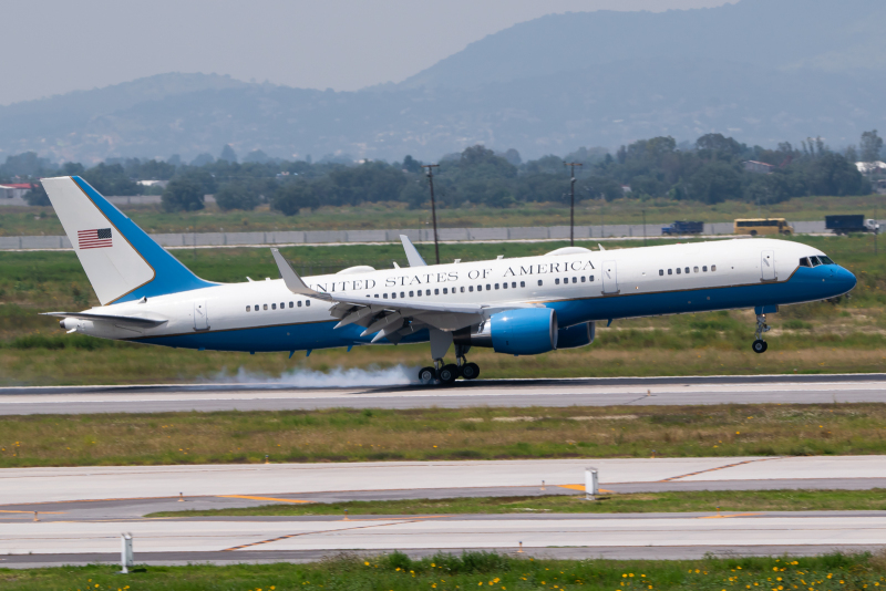 Photo of 98-0001 - USAF - United States Air Force Boeing VC-32 at NLU on AeroXplorer Aviation Database