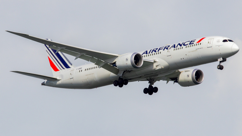 Photo of F-HRBI - Air France Boeing 787-9 at SIN on AeroXplorer Aviation Database