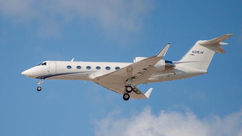Photo of N318JW - PRIVATE Gulfstream IV at IAH on AeroXplorer Aviation Database