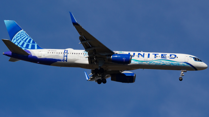 Photo of N14106 - United Airlines Boeing 757-200 at RSW on AeroXplorer Aviation Database