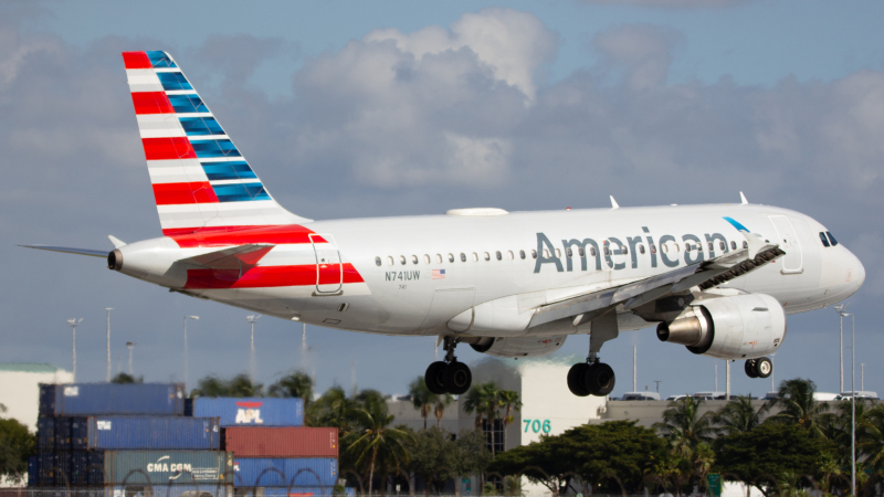Photo of N741UW - American Airlines Airbus A319 at MIA on AeroXplorer Aviation Database