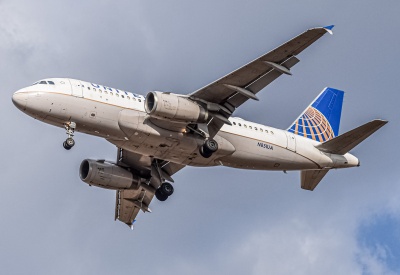 Photo of N851UA - United Airlines Airbus A319 at DEN on AeroXplorer Aviation Database