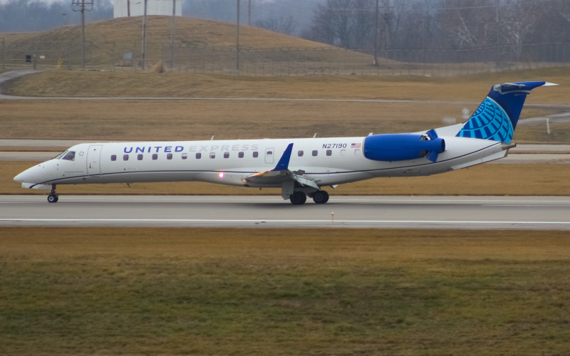 Photo of N27190 - United Express Embraer ERJ145 at CVG on AeroXplorer Aviation Database