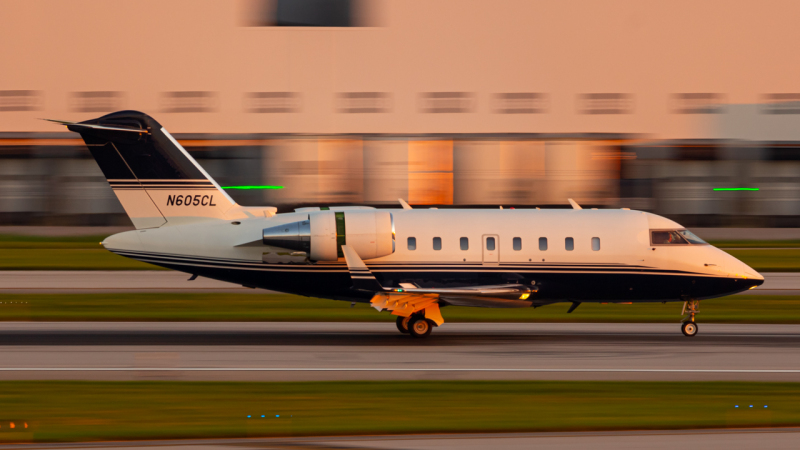 Photo of N605CL - PRIVATE Bombardier Challenger 605 at CMH on AeroXplorer Aviation Database