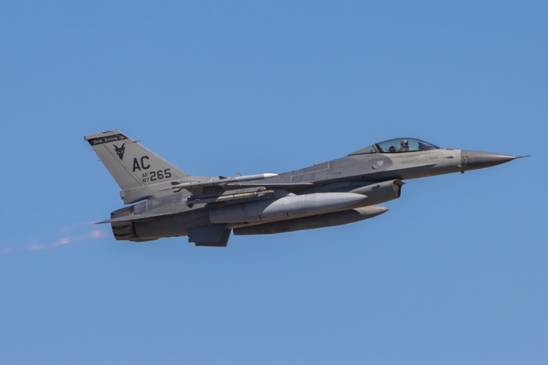 Photo of 87-0265 - USAF - United States Air Force General Dynamics F-16 Fighting Falcon at ACY on AeroXplorer Aviation Database
