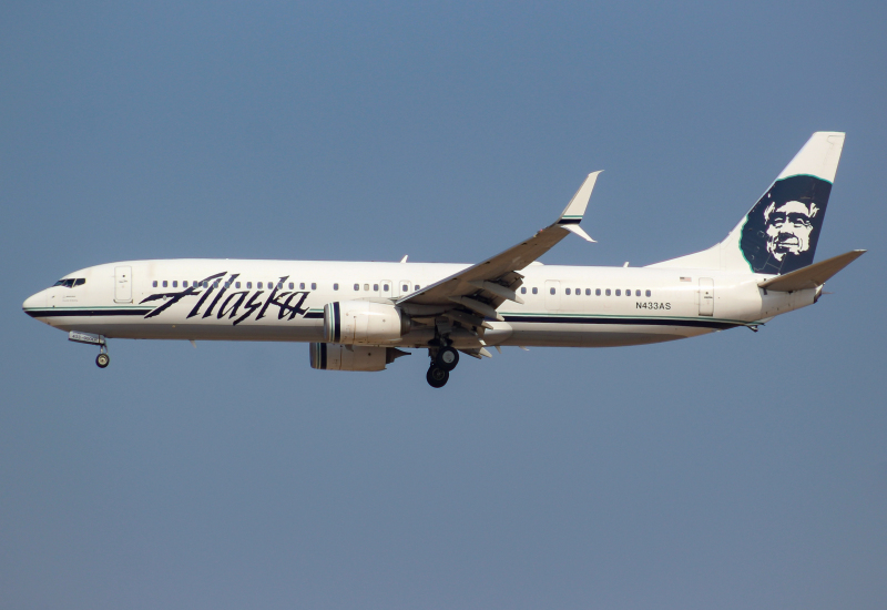 Photo of N433AS - Alaska Airlines Boeing 737-900ER at BOI on AeroXplorer Aviation Database