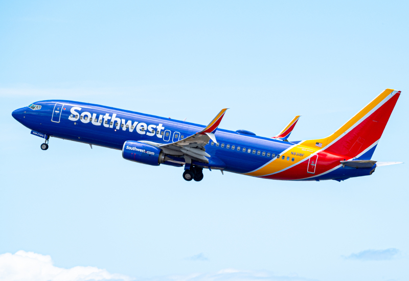 Photo of N8318F - Southwest Airlines Boeing 737-800 at HNL on AeroXplorer Aviation Database