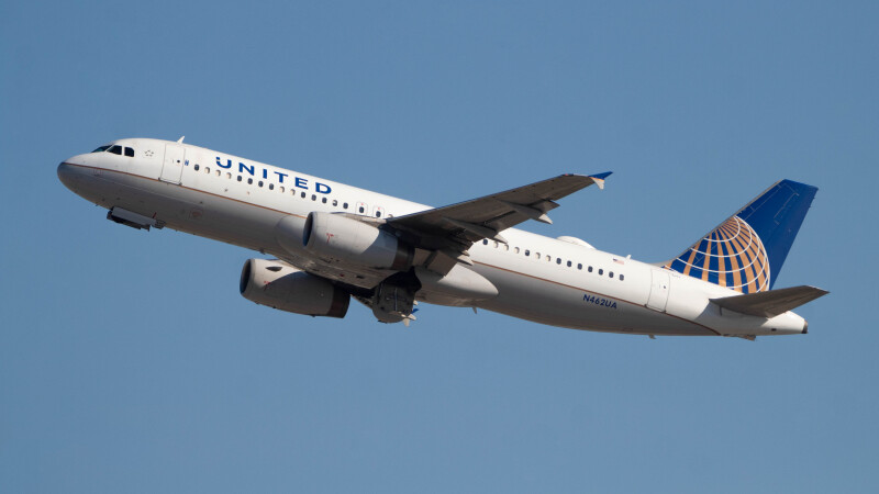 Photo of N462UA - United Airlines Airbus A320 at LAX on AeroXplorer Aviation Database