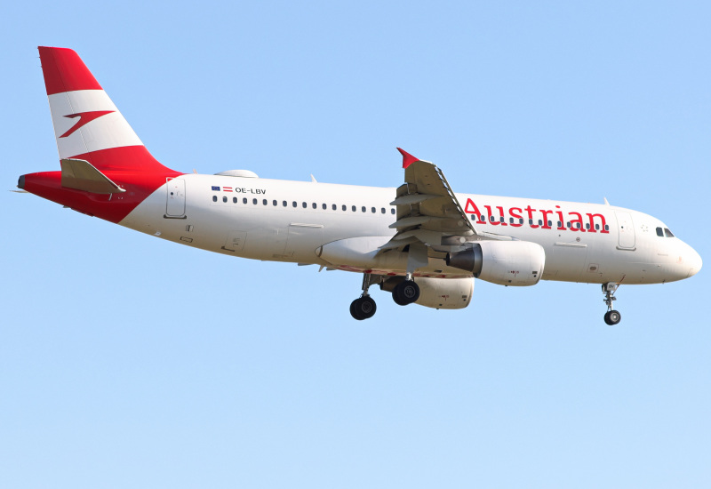 Photo of OE-LBV - Austrian Airlines Airbus A320 at LHR on AeroXplorer Aviation Database