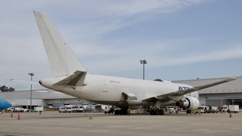 Photo of N762CX - Air Transport International Boeing 767-200F at IAH on AeroXplorer Aviation Database