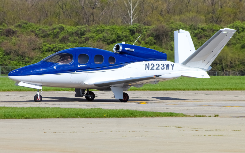 Photo of N223WY - PRIVATE  Cirrus Vision Jet SF50 at LUK on AeroXplorer Aviation Database