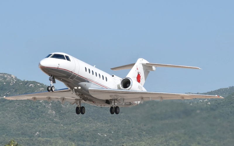 Photo of N2KL - PRIVATE Hawker 4000 at CSL on AeroXplorer Aviation Database