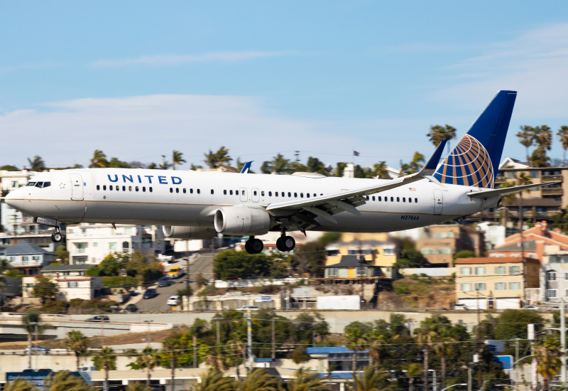 Photo of N37466 - United Airlines Boeing 737-900ER at SAN on AeroXplorer Aviation Database