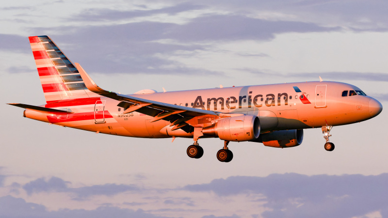 Photo of N9025B - American Airlines Airbus A319 at MCO on AeroXplorer Aviation Database