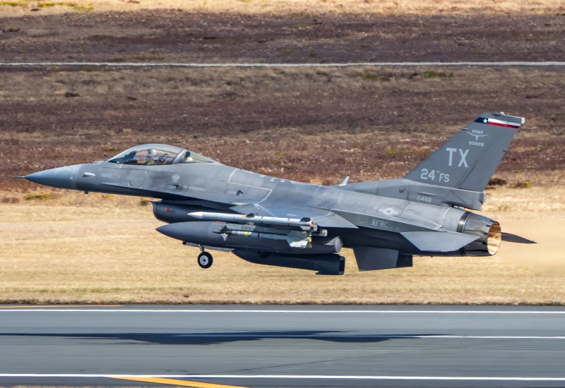 Photo of 85-1468 - USAF - United States Air Force General Dynamics F-16 Fighting Falcon at ACY on AeroXplorer Aviation Database