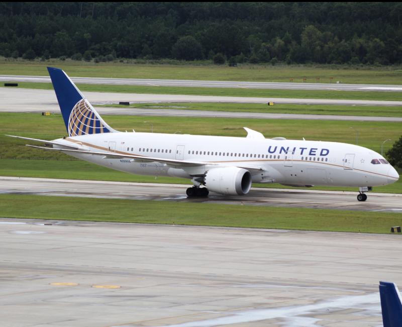 Photo of N26906 - United Airlines Boeing 787-8 at IAH on AeroXplorer Aviation Database