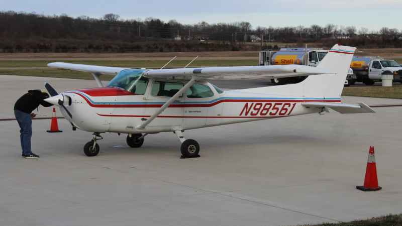 Photo of N98561 - PRIVATE Cessna 172 at HAO on AeroXplorer Aviation Database
