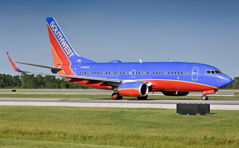 Photo of N786SW - Southwest Airlines Boeing 737-700 at MCO on AeroXplorer Aviation Database