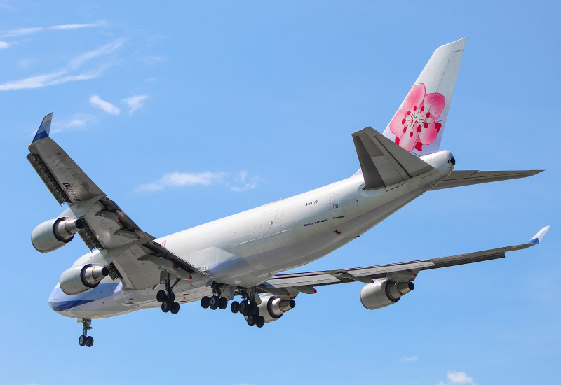 Photo of B-18710 - China Airlines Cargo Boeing 747-400F at ORD on AeroXplorer Aviation Database