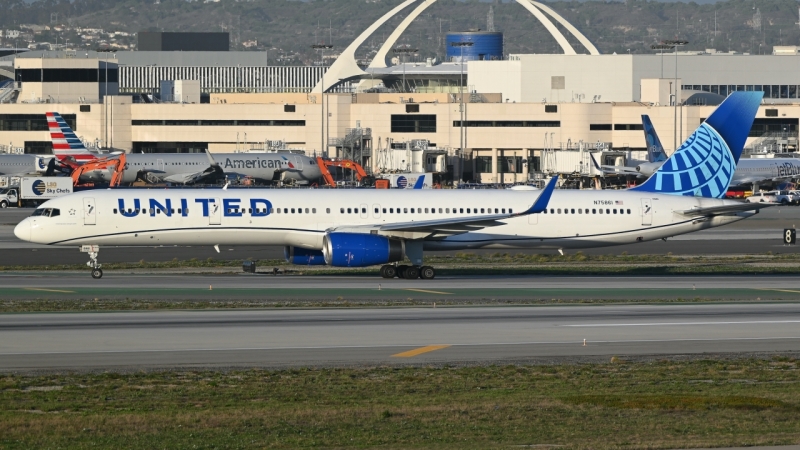 Photo of N75861 - United Airlines Boeing 757-300 at LAX on AeroXplorer Aviation Database