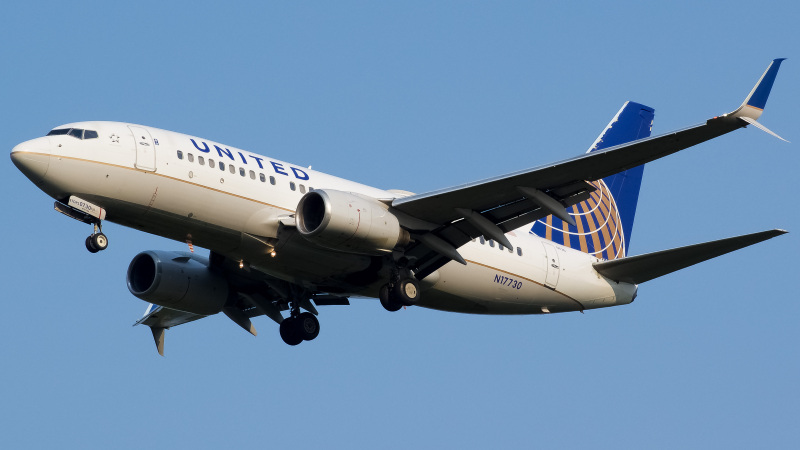 Photo of N17730 - United Airlines Boeing 737-700 at IAD on AeroXplorer Aviation Database
