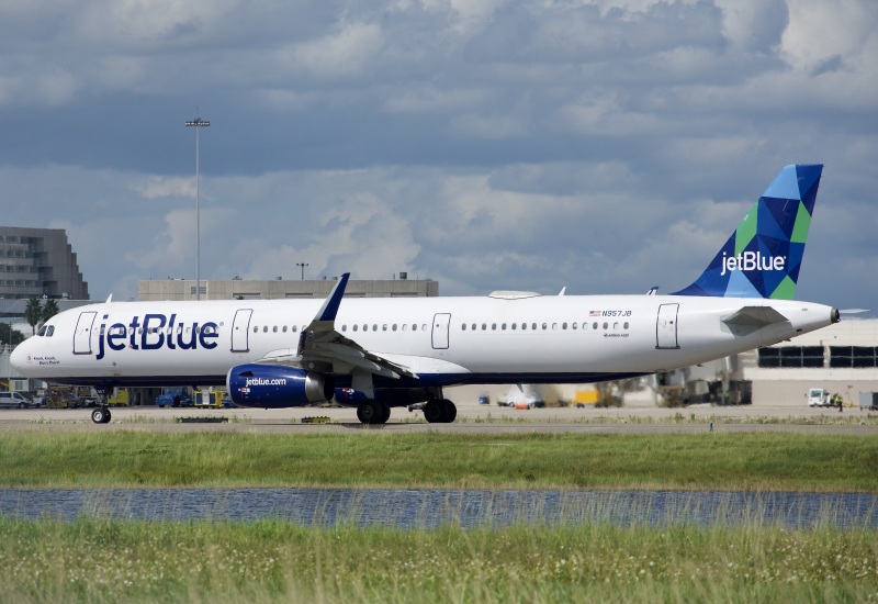 Photo of N957JB - JetBlue Airways Airbus A321-200 at MCO on AeroXplorer Aviation Database