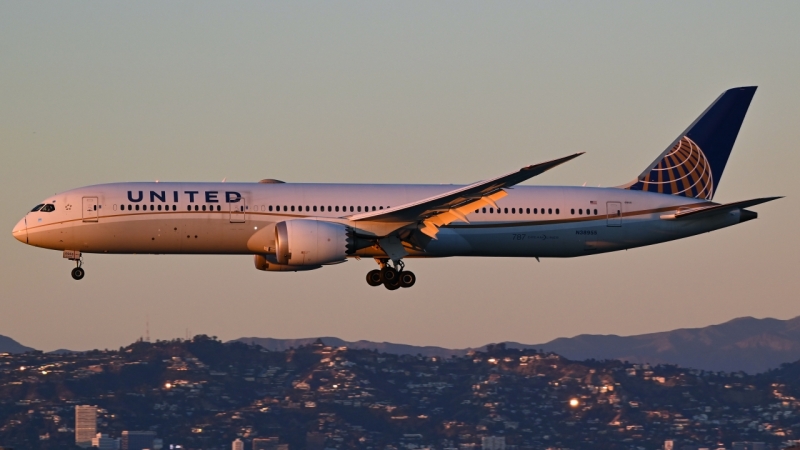 Photo of N38955 - United Airlines Boeing 787-9 at LAX on AeroXplorer Aviation Database Photo of N38955 - United Airlines Boeing 787-9 at LAX on AeroXplorer Aviation Database