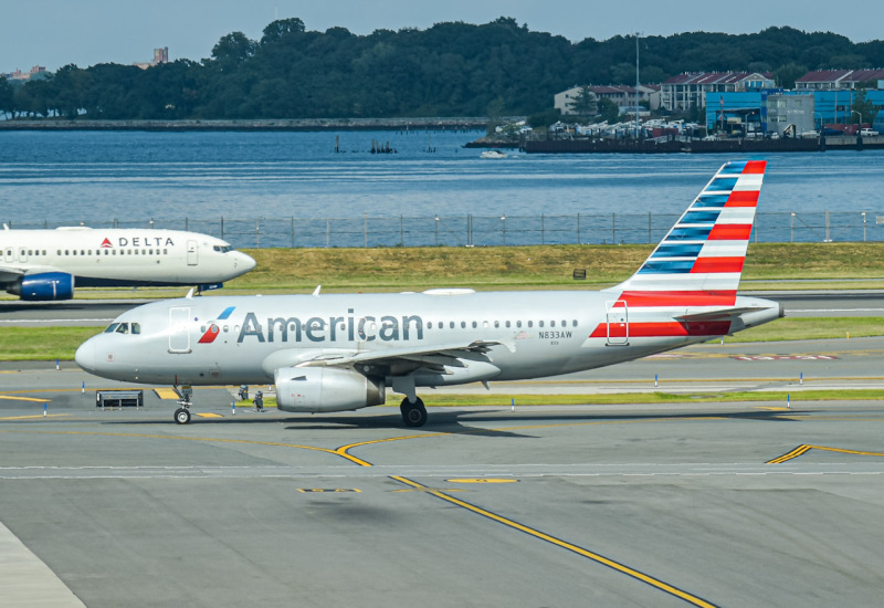 Photo of N833AW - American Airlines Airbus A319 at LGA on AeroXplorer Aviation Database
