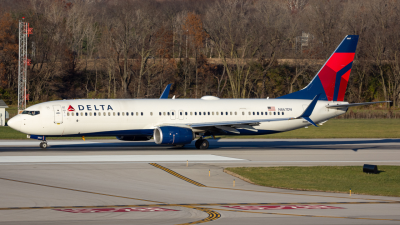 Photo of N867DN - Delta Airlines Boeing 737-900ER at CMH on AeroXplorer Aviation Database
