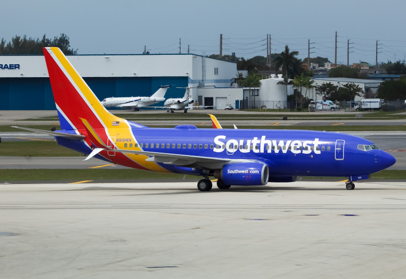 Photo of N919WN - Southwest Airlines Boeing 737-700 at FLL on AeroXplorer Aviation Database