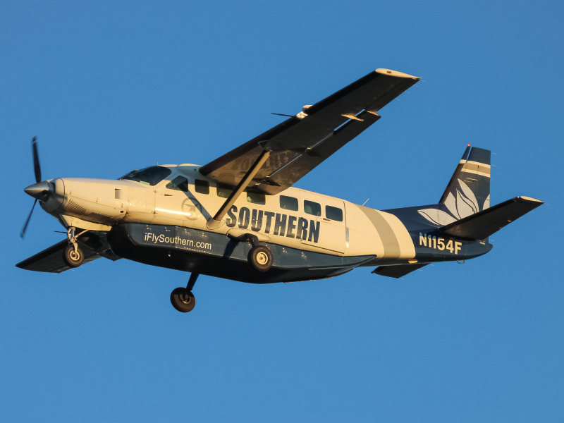 Photo of N1154F - Southern Airways Express Cessna C208B Grand Caravan at IAD on AeroXplorer Aviation Database