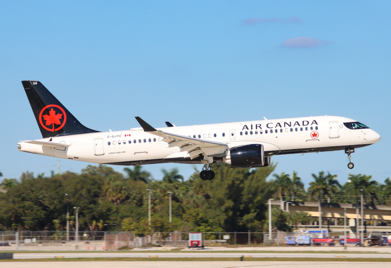 Photo of C-GJYC - Air Canada Airbus A220-300 at FLL on AeroXplorer Aviation Database