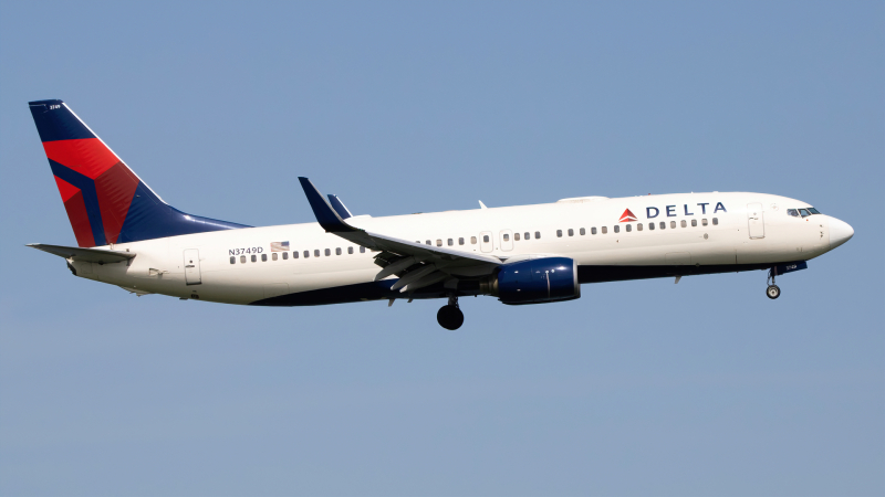 Photo of N3749D - Delta Airlines Boeing 737-800 at DCA on AeroXplorer Aviation Database