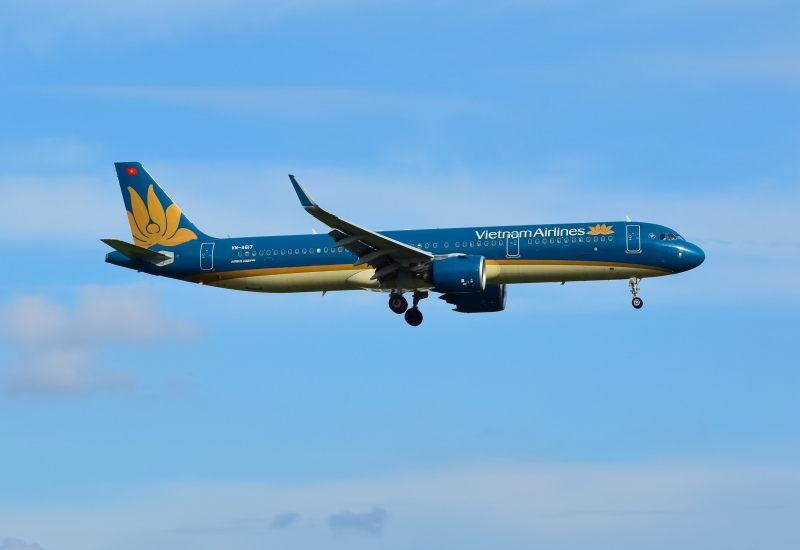 Photo of VN-A617 - Vietnam Airlines Airbus A321NEO at SGN on AeroXplorer Aviation Database