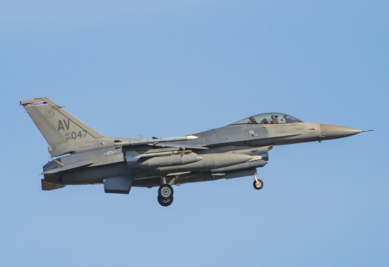 Photo of 89-2047 - USAF - United States Air Force General Dynamics F-16 Fighting Falcon at WRI on AeroXplorer Aviation Database