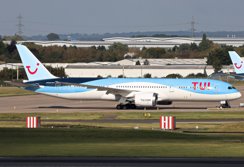 Photo of G-TUIL - TUI Fly Boeing 787-9 at BHX on AeroXplorer Aviation Database