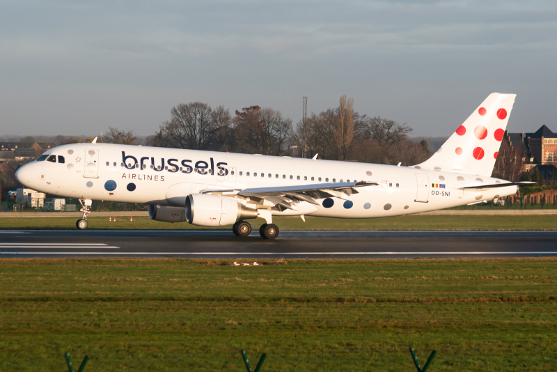 Photo of OO-SNI - Brussels Airlines Airbus A320 at BRU on AeroXplorer Aviation Database