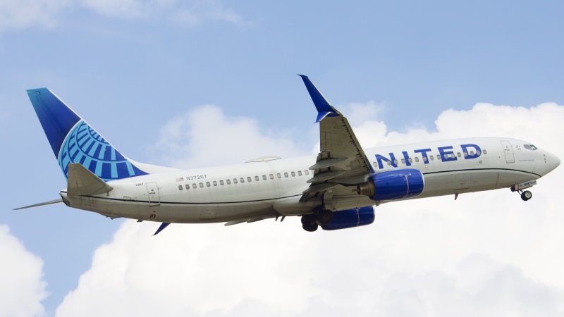 Photo of N37267 - United Airlines  Boeing 737-800 at IAH on AeroXplorer Aviation Database