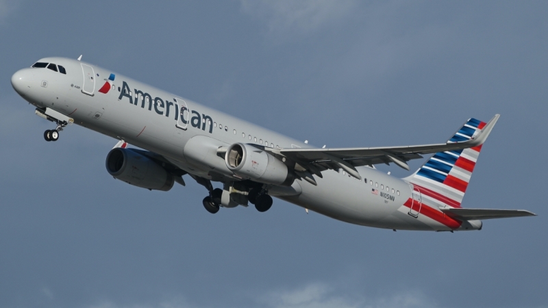 Photo of N105NN - American Airlines Airbus A321-200 at LAX on AeroXplorer Aviation Database