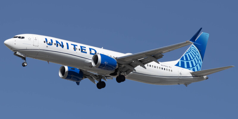 Photo of N37562 - United Airlines Boeing 737 MAX 9 at LAS on AeroXplorer Aviation Database