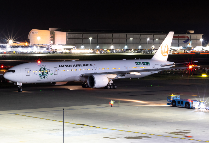 Photo of JA734J - Japan Airlines Boeing 777-300ER at LHR on AeroXplorer Aviation Database