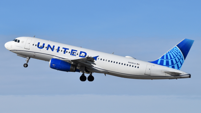 Photo of N408UA - United Airlines Airbus A320 at GRR on AeroXplorer Aviation Database