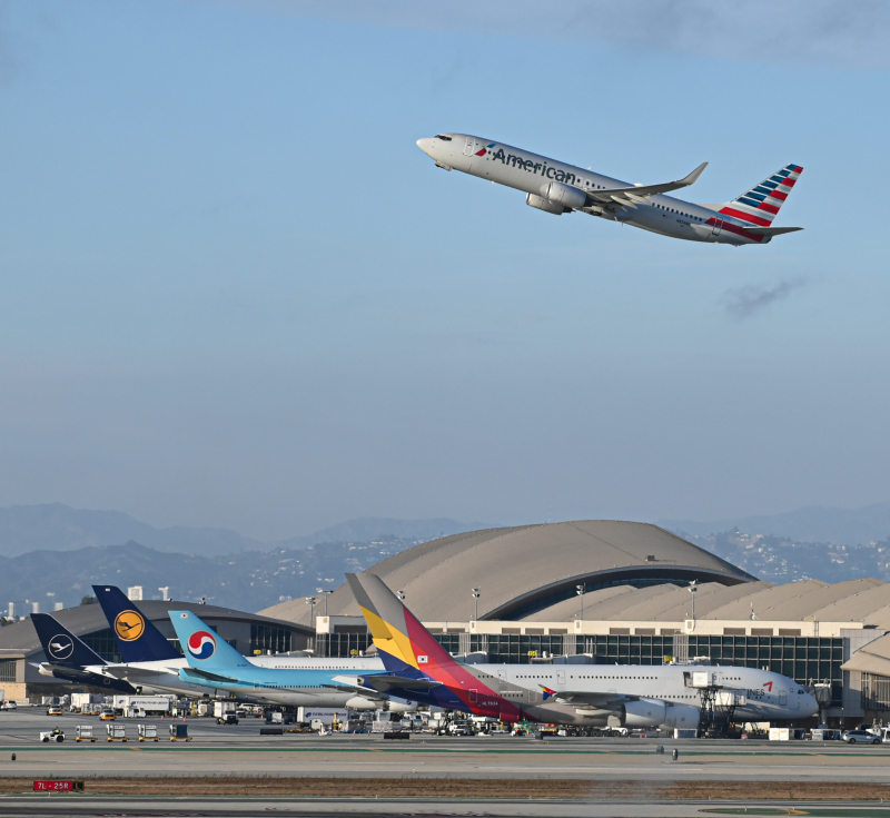 Photo of KLAX - Airport Photo at LAX on AeroXplorer Aviation Database