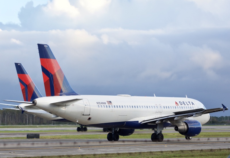 Photo of N354NW - Delta Airlines Airbus A320 at MCO on AeroXplorer Aviation Database