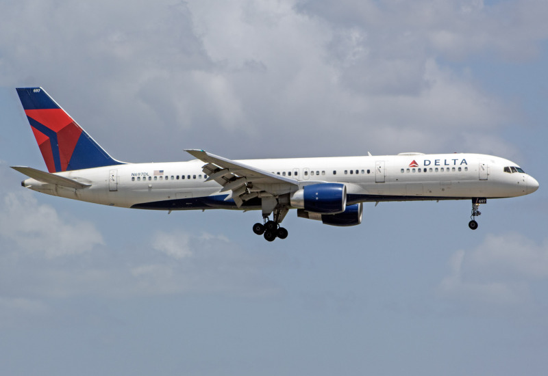 Photo of N697DL - Delta Airlines Boeing 757-200 at MCO on AeroXplorer Aviation Database
