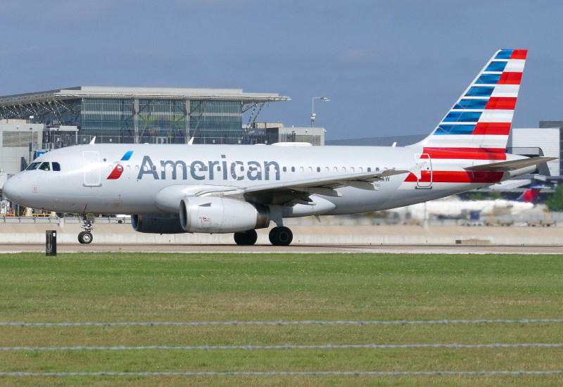 Photo of N821AW - American Airlines Airbus A319 at AUS on AeroXplorer Aviation Database