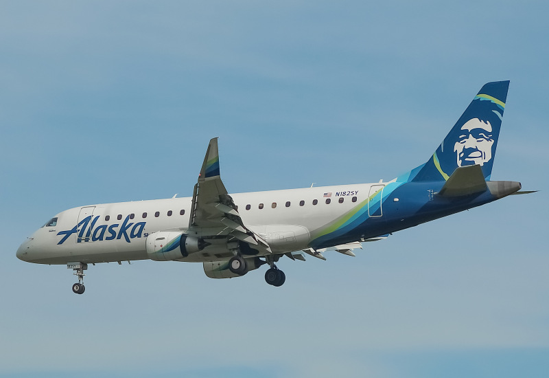 Photo of N182SY - Alaska Airlines Embraer E175 at MKE on AeroXplorer Aviation Database