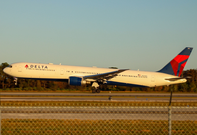 Photo of N839MH - Delta Airlines Boeing 767-400 at MCO on AeroXplorer Aviation Database