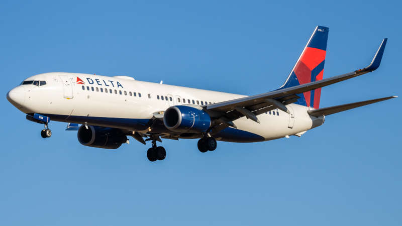 Photo of N383DN - Delta Airlines Boeing 737-800 at BWI on AeroXplorer Aviation Database