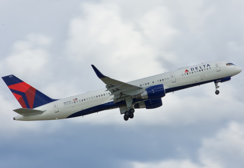 Photo of N6713Y - Delta Airlines Boeing 757-200 at MCO on AeroXplorer Aviation Database